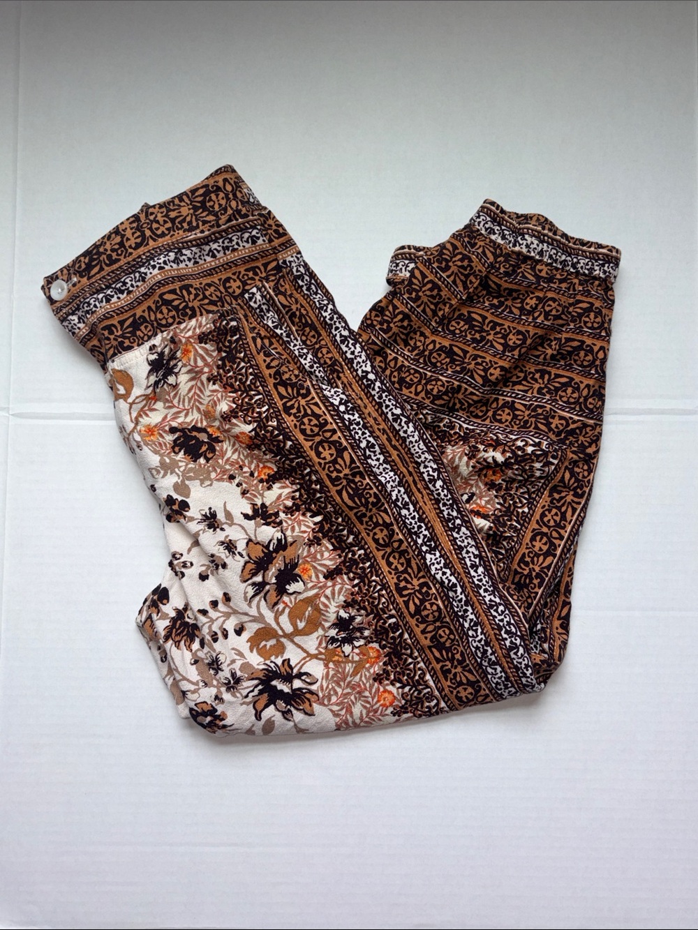 Anthropologie Bohemian Moroccan Floral Print Joggers - Picture 14 of 14